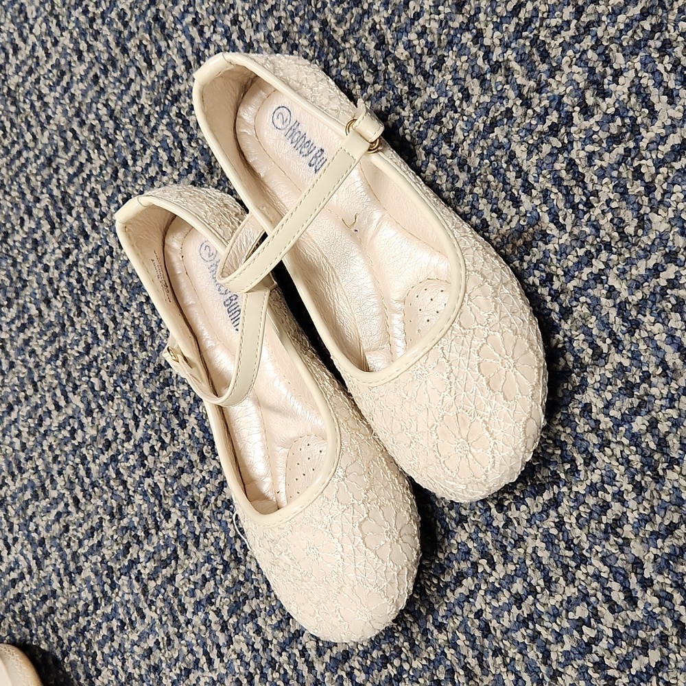 Honey Bunny Ivory lace, Mary Jane style dress shoe with velcro closure, flats